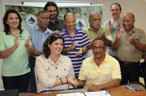 Firma de acuerdo colaborativo entre Iniciativa de Eco-Desarrollo de Bahía de Jobos (IDEBAJO y el DRNA.