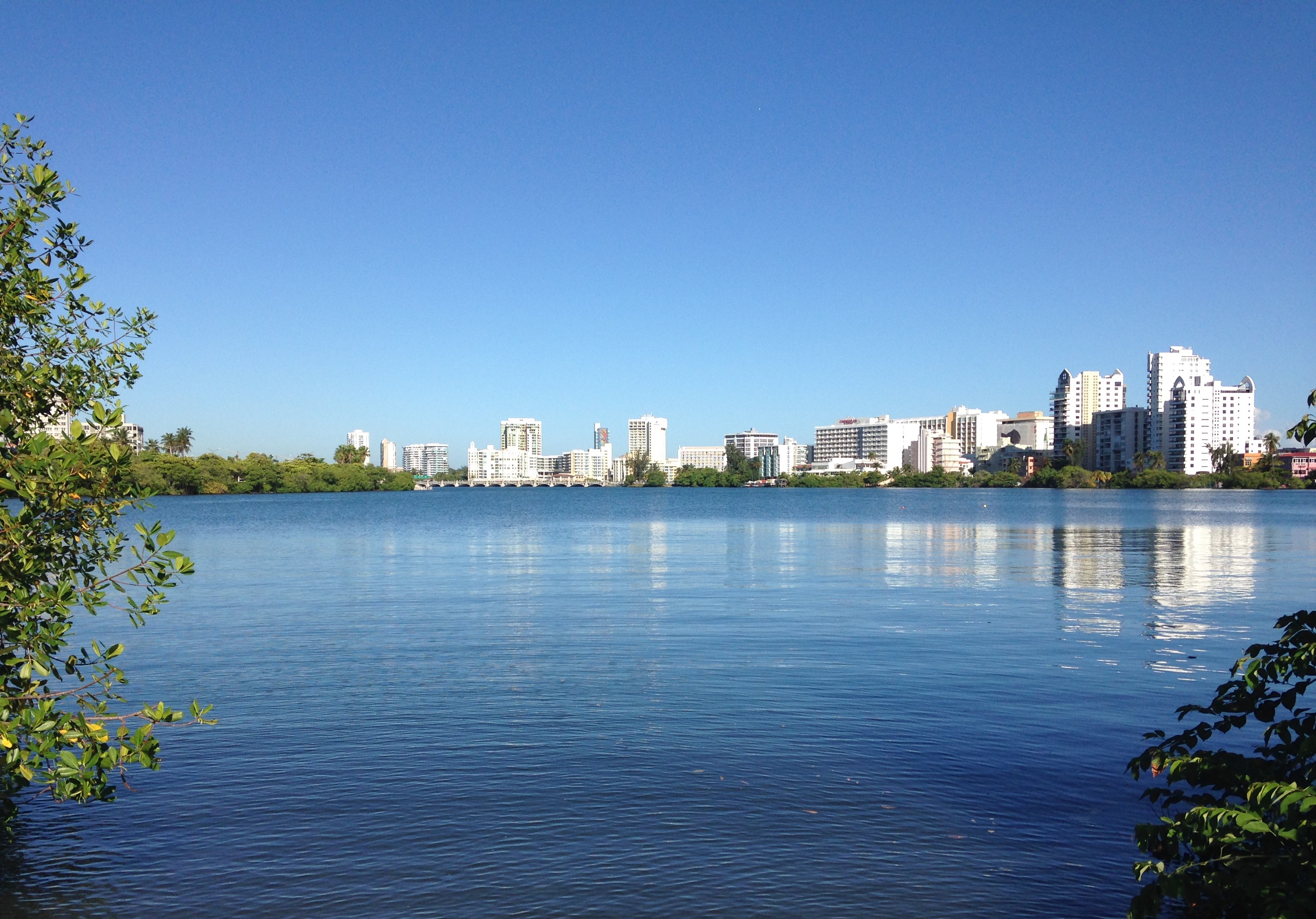 Laguna del Condado, Zona Costanera